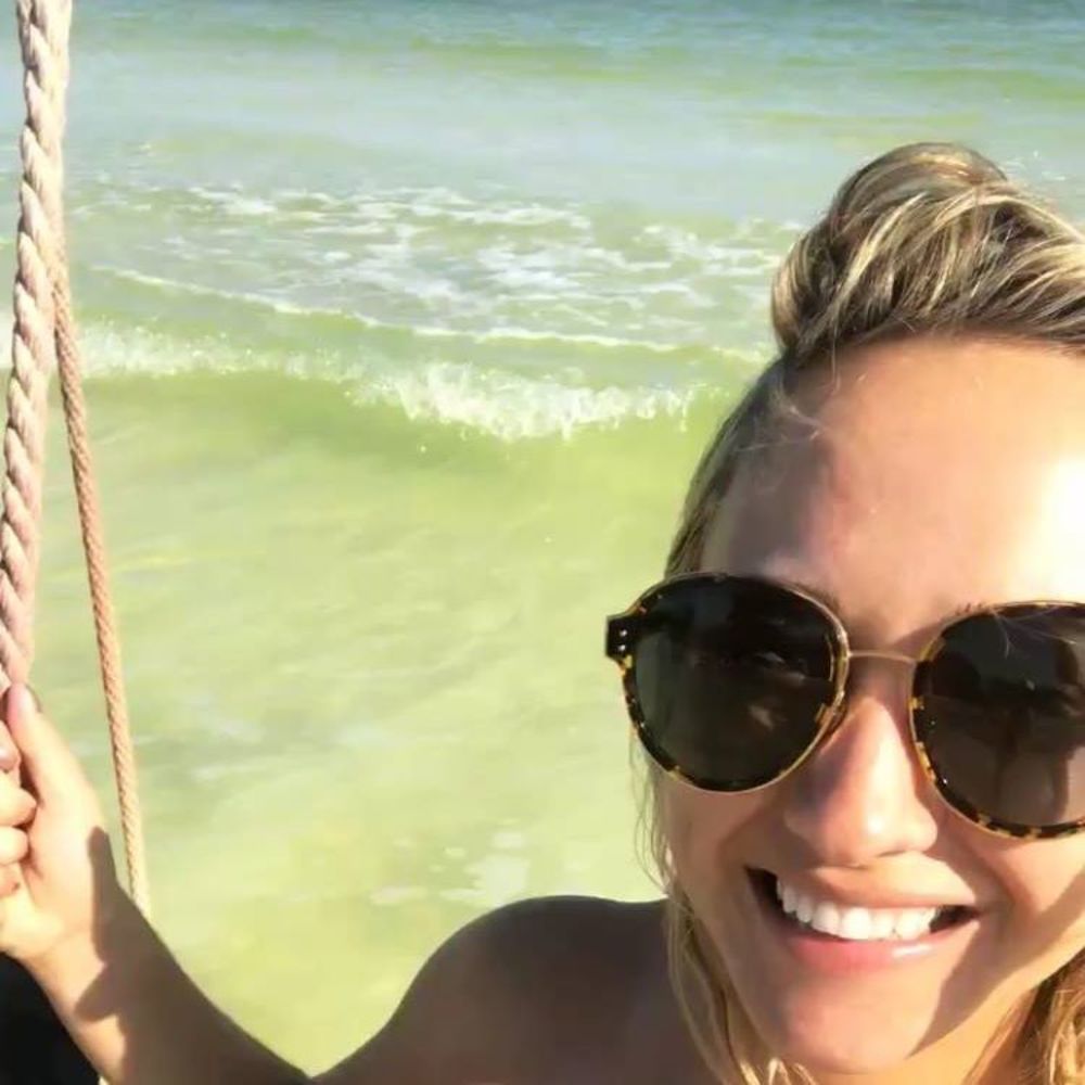 Meet your Posher, Caitlin